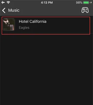 Downloadet musik vist i Enjox Remote-appen på iPhone (trin 7)